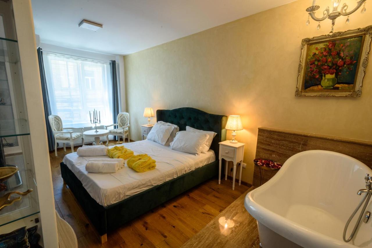 Ultracentral Luxury Apartment Cluj-Napoca Buitenkant foto